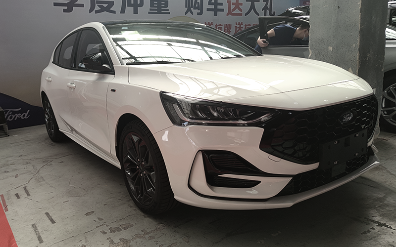 福克斯外观图片1 福克斯外观图片1